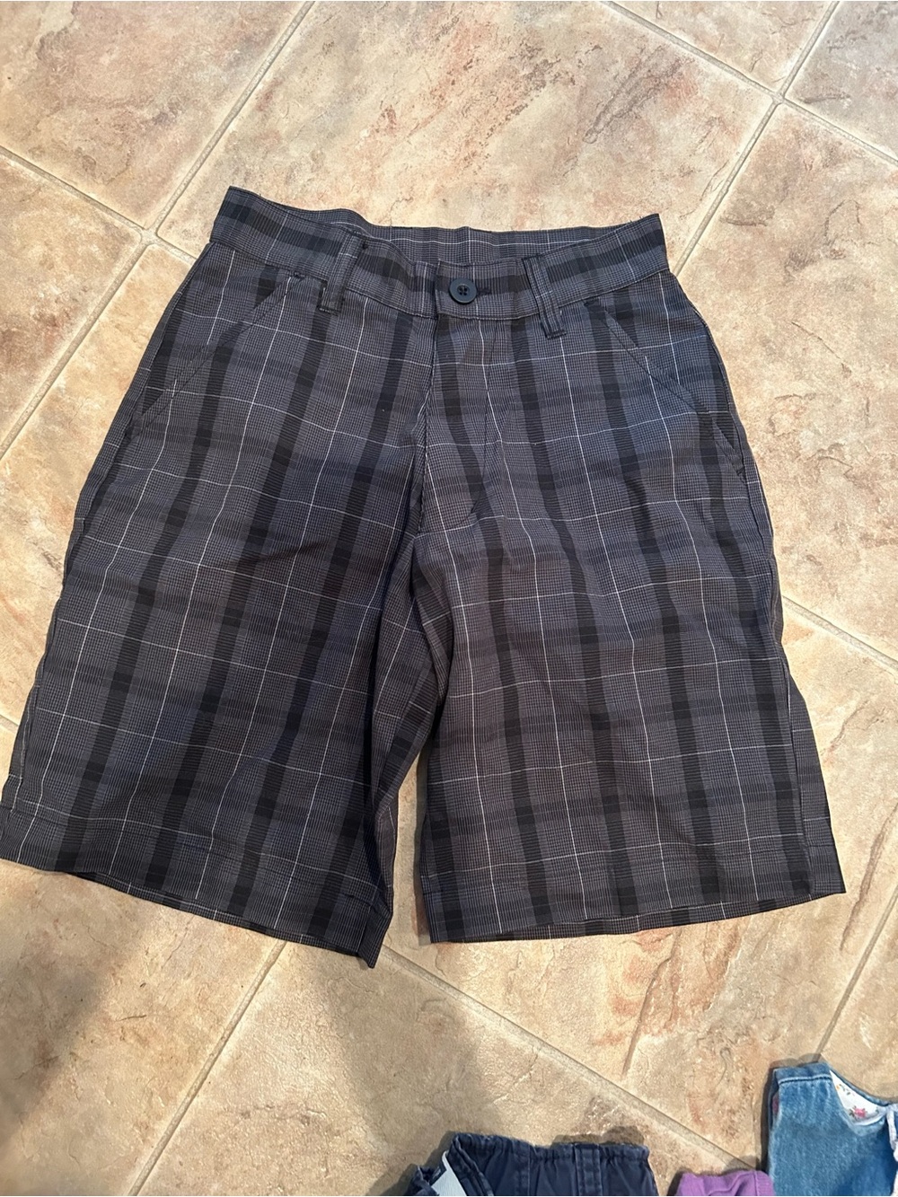 Burnside boys 8 EUC shorts